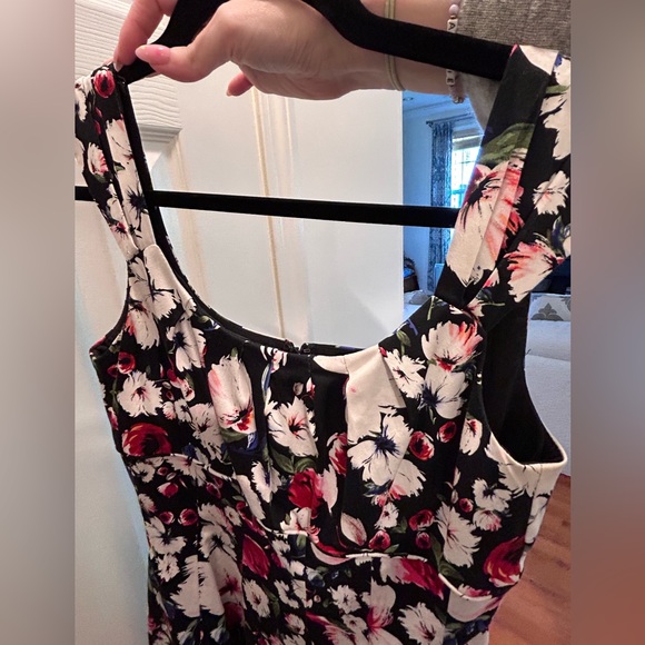 White House Black Market fit flare midi dress Floral Sz 4 Pockets - Picture 7 of 11